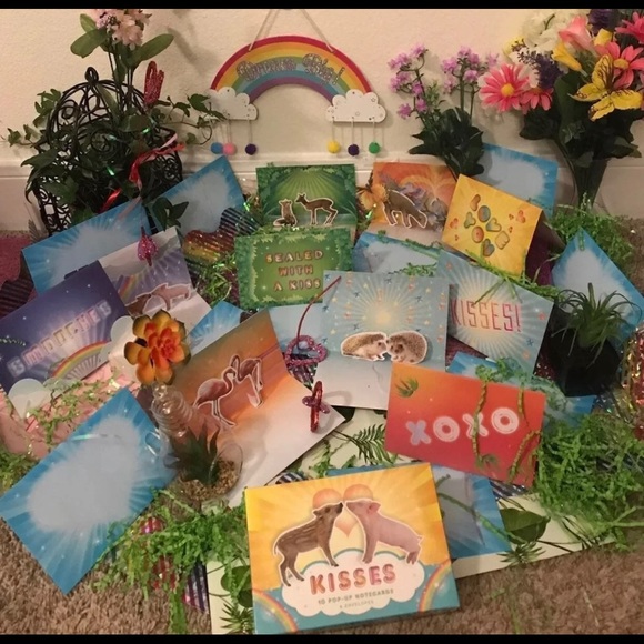 Kisses Pop Up Love Greeting Cards. - Picture 8 of 8